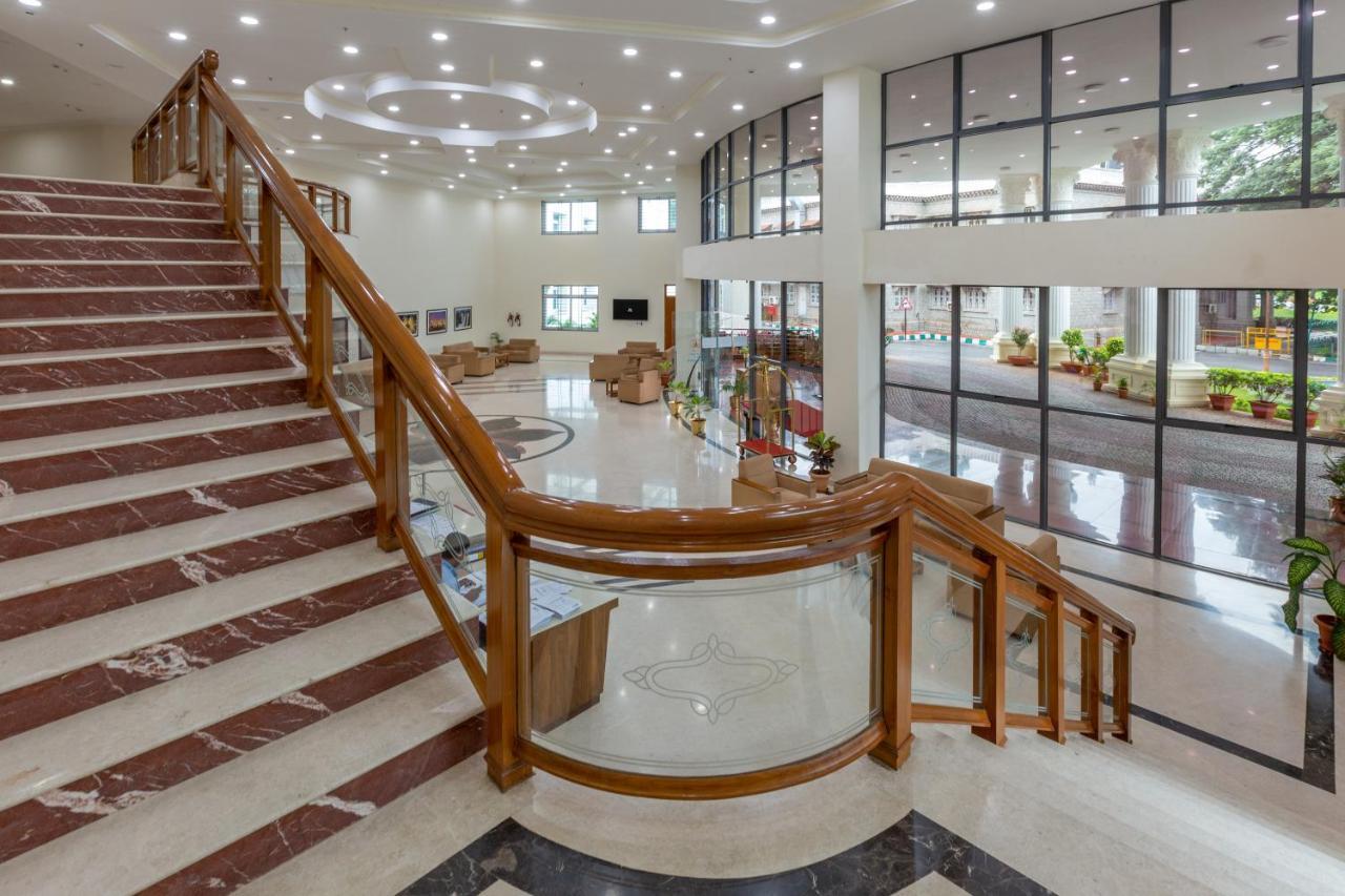 Kstdc Kumarakrupa Hotel バンガロール エクステリア 写真