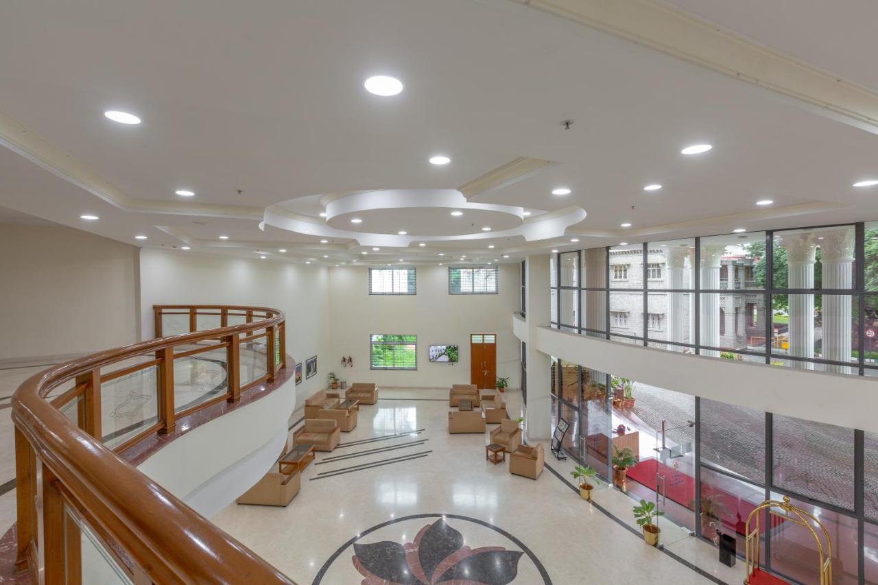 Kstdc Kumarakrupa Hotel バンガロール エクステリア 写真