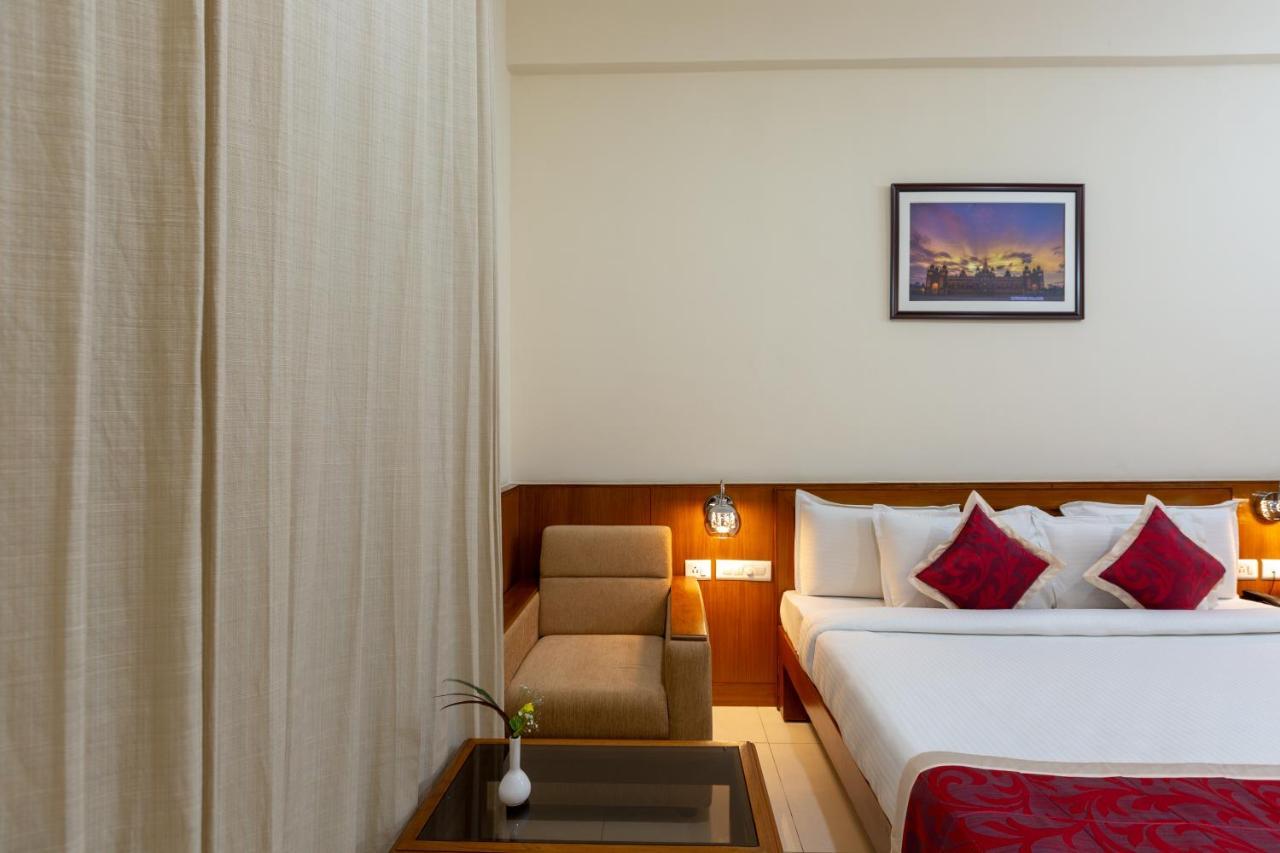 Kstdc Kumarakrupa Hotel バンガロール エクステリア 写真