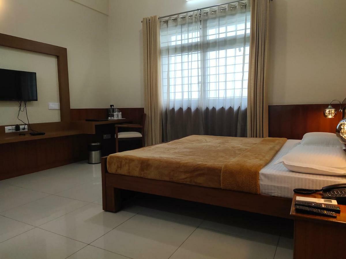 Kstdc Kumarakrupa Hotel バンガロール エクステリア 写真